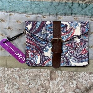 Beya small clutch wallet new with tags